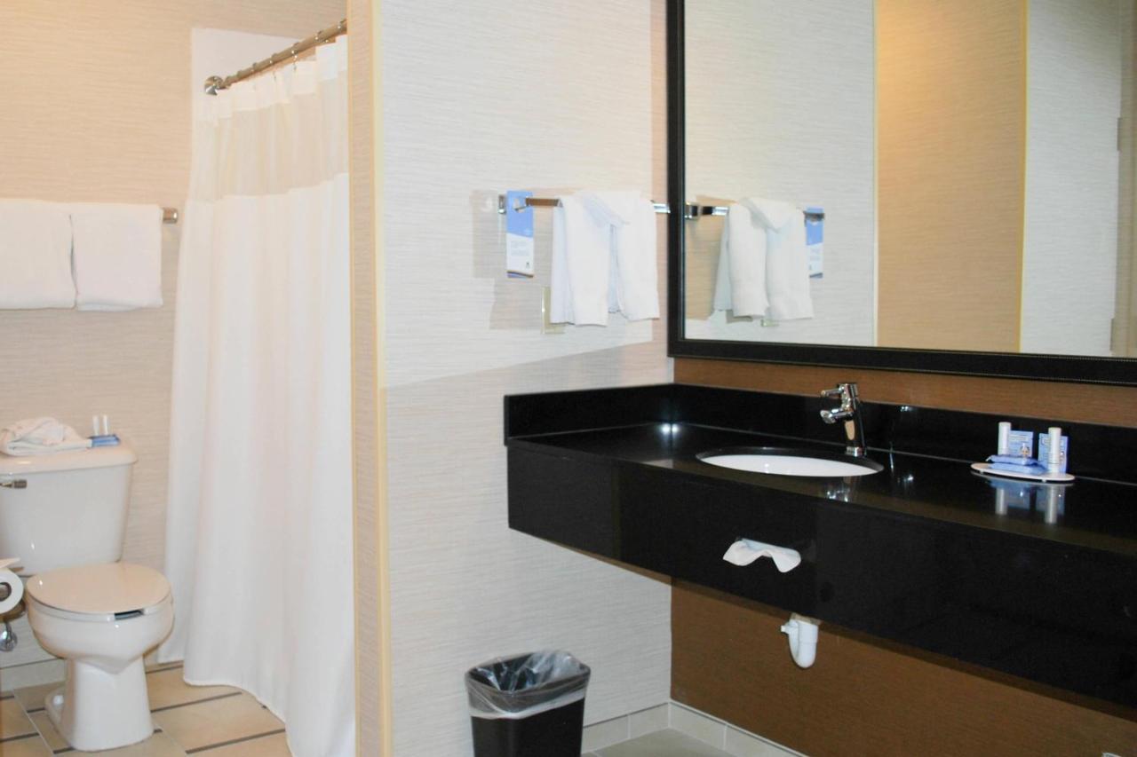 Fairfield Inn Kansas City Downtown/Union Hill מראה חיצוני תמונה