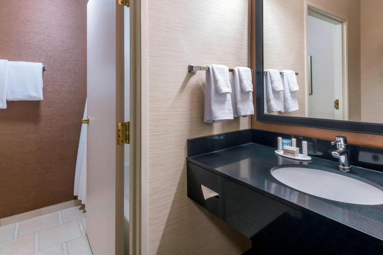 Fairfield Inn Kansas City Downtown/Union Hill מראה חיצוני תמונה