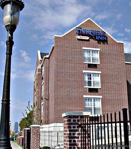 Fairfield Inn Kansas City Downtown/Union Hill מראה חיצוני תמונה