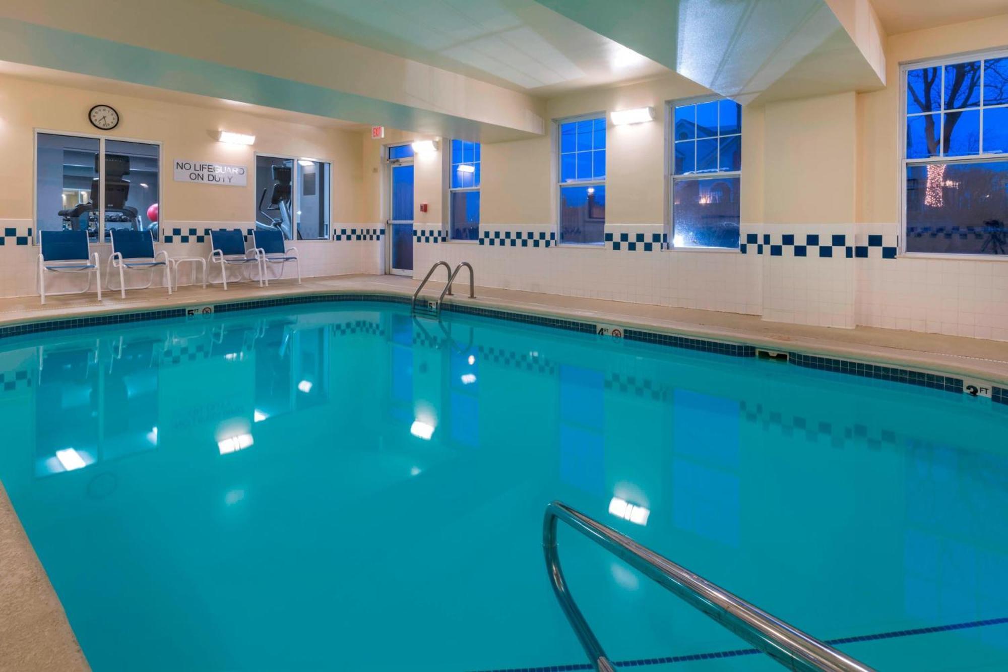 Fairfield Inn Kansas City Downtown/Union Hill מראה חיצוני תמונה
