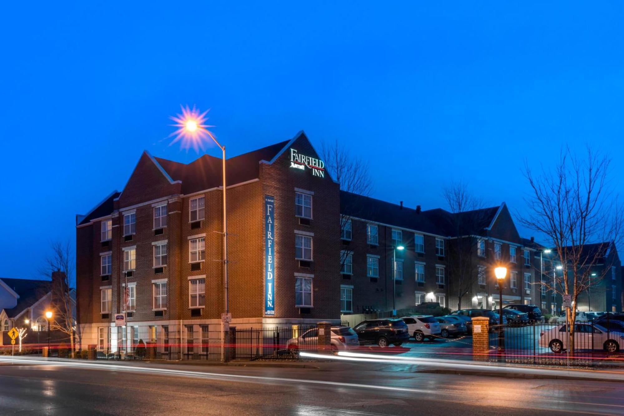 Fairfield Inn Kansas City Downtown/Union Hill מראה חיצוני תמונה