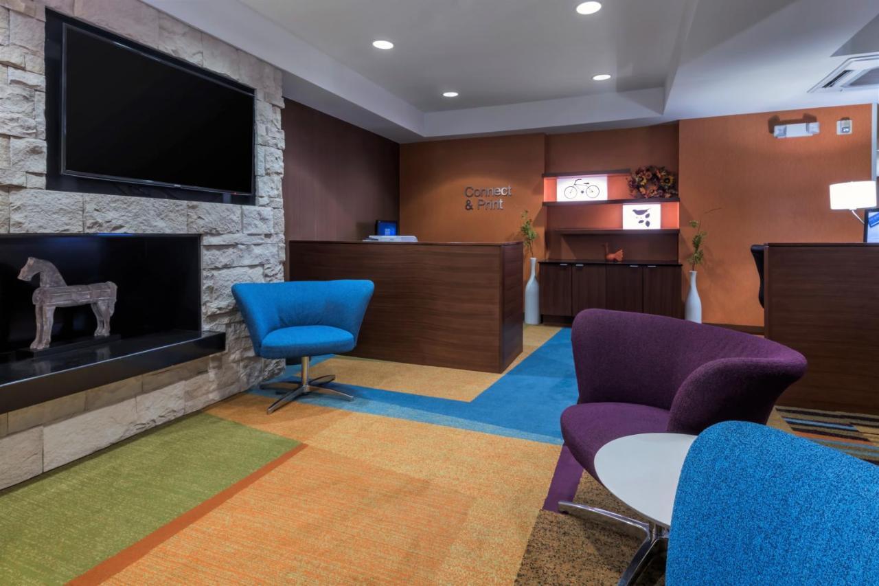 Fairfield Inn Kansas City Downtown/Union Hill מראה חיצוני תמונה